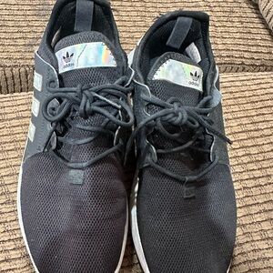 Adidas Black Sneakers Modern Athletic Design